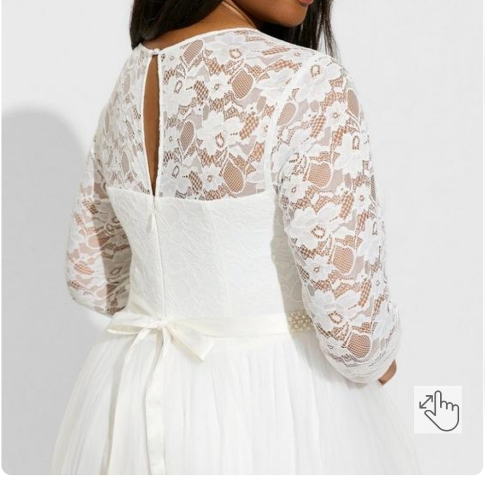 Torrid Ivory lace & Tulle Beaded sash A-line wedding dress size 18 - Picture 3 of 7